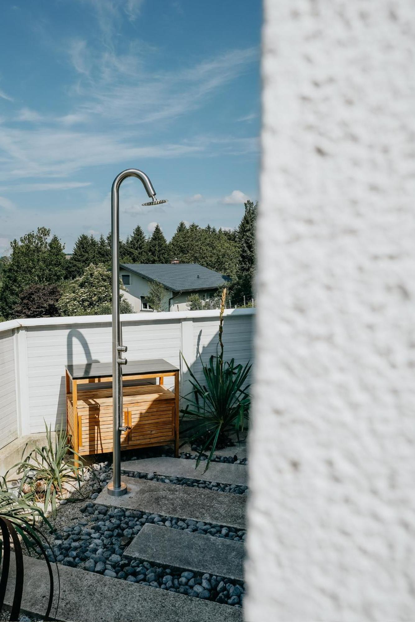 Weingut Holler Chalet Weingarten Spielfeld Exteriör bild